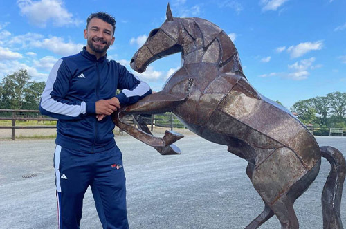 Champion d’Europe de boxe, Jordy Weiss a la fièvre du cheval